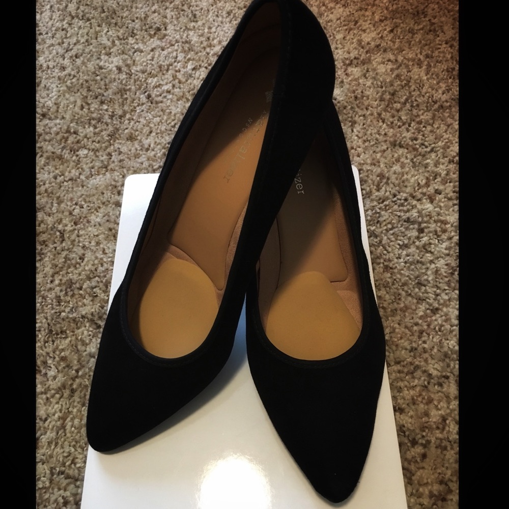 Black Naturalizer Pumps